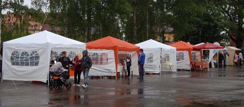 Chodské Svatojánské zámecké slavnosti a Mistrovství světa v koulení pivních sudů.