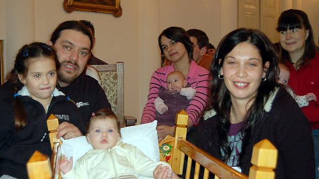 Slavnostní události se spolu se svými rodiči Martinou a Lubomírem a sestřičkou Martinkou zúčastnila také Emička Kuchynková