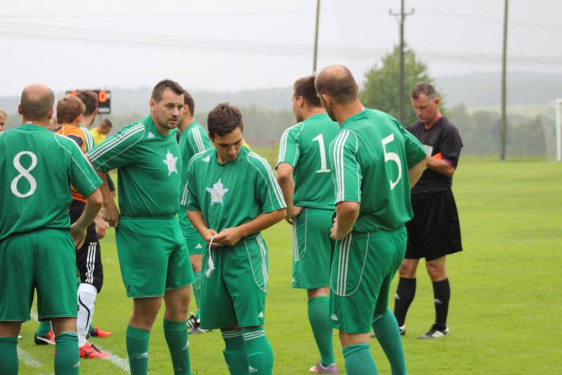 Novou sezonu krajského přeboru zahájil Rozvadov domácím utkáním proti Sokolu Lhota, které skončilo 1:1 a na penalty vyhrála Lhota.