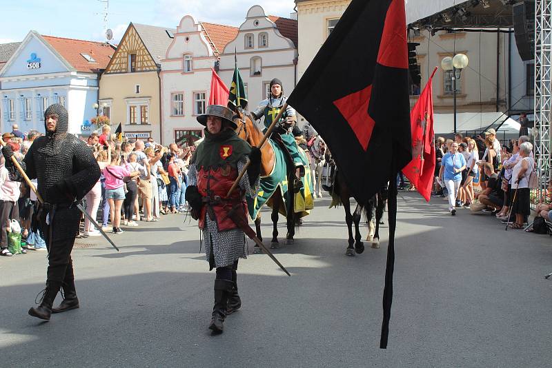 Ulice Tachova zaplnili návštěvníci Husitských historických slavností.