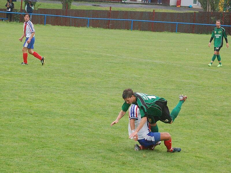 Divizní fotbalisté FK Tachov přivítali doma rezervu B. Sokolov a byli opět úspěšní 