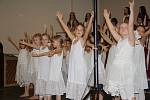 Tradičním vánočním koncertem završil letošní rok Tachovský dětský sbor. 