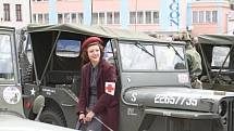 V pondělí dorazil na náměstí do Tachova a Boru konvoj vojenských historických vozidel z Military Car Clubu Plzeň