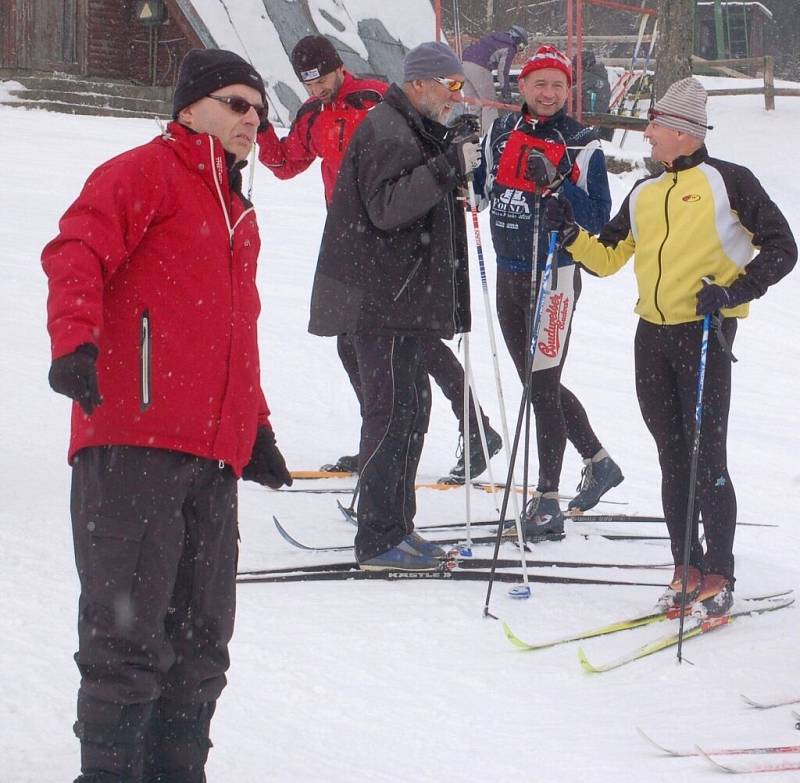 Ve Ski areálu Přimda se běžel lyžařský závod na 15 kilometrů klasickým způsobem.