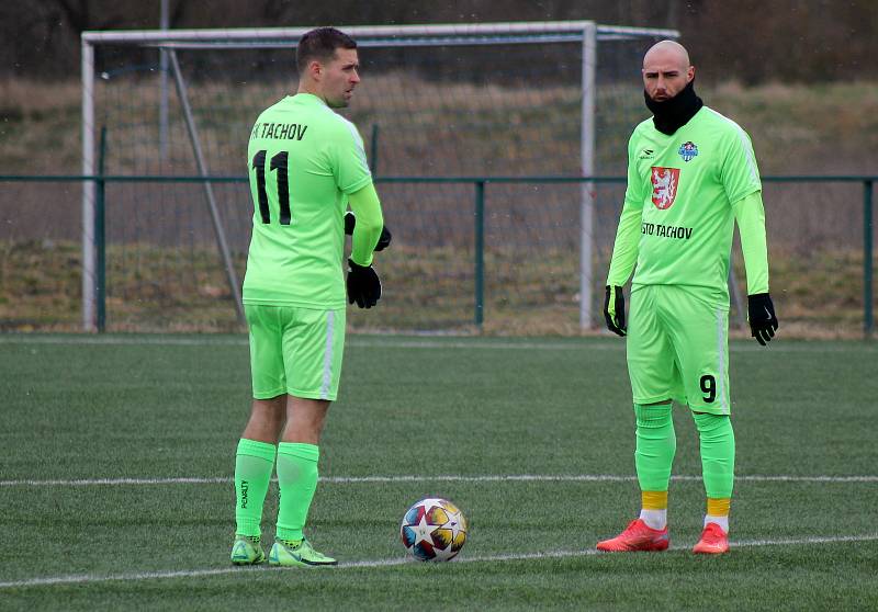 3. kolo Poháru PKFS: TJ Keramika Chlumčany (na snímku fotbalisté v modrých dresech) - FK Tachov 2:3 (2:3).