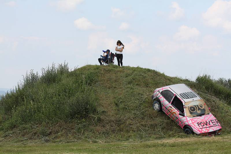 Z Auto moto párty na letišti Kříženec.