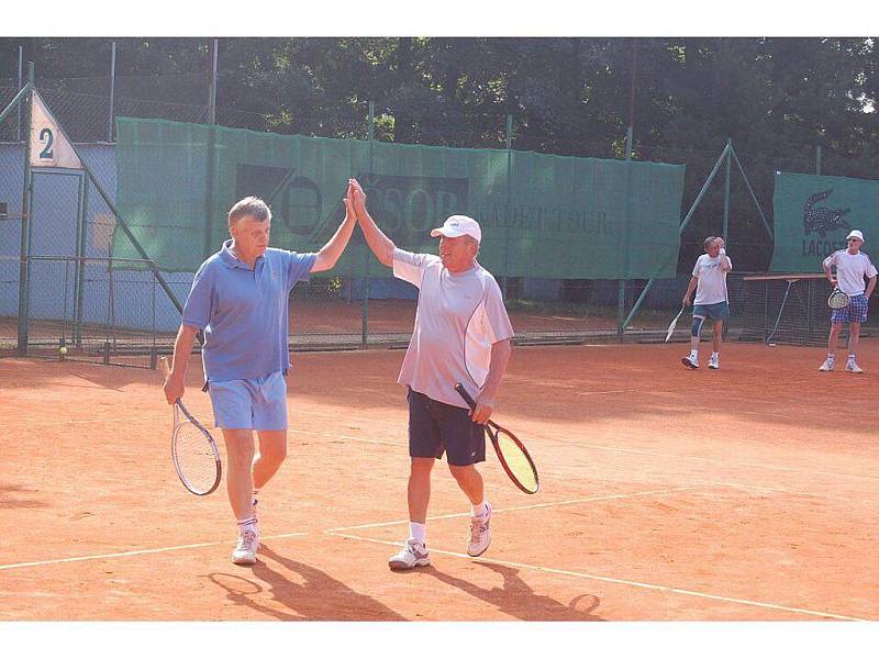 Tenisové kurty Slavoje Tachov u koupaliště byly dějištěm tenisového turnaje Diana Cup 