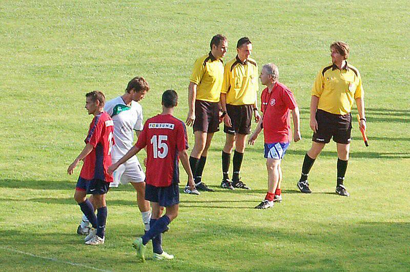 Fotbal–1.A třída: V souboji nováčků soutěže Dlouhý Újezd deklasoval Přimdu 3:6. 