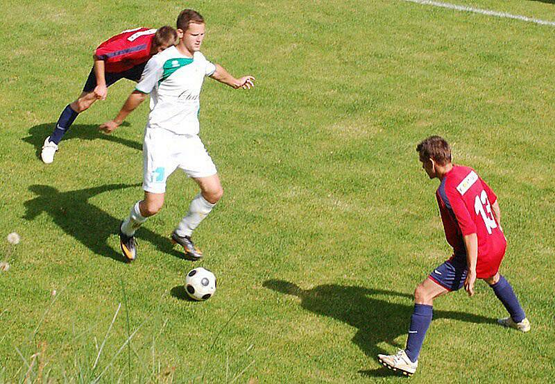 Fotbal–1.A třída: V souboji nováčků soutěže Dlouhý Újezd deklasoval Přimdu 3:6. 