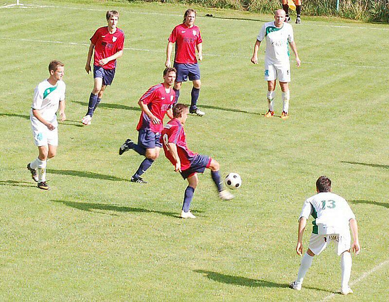 Fotbal–1.A třída: V souboji nováčků soutěže Dlouhý Újezd deklasoval Přimdu 3:6. 