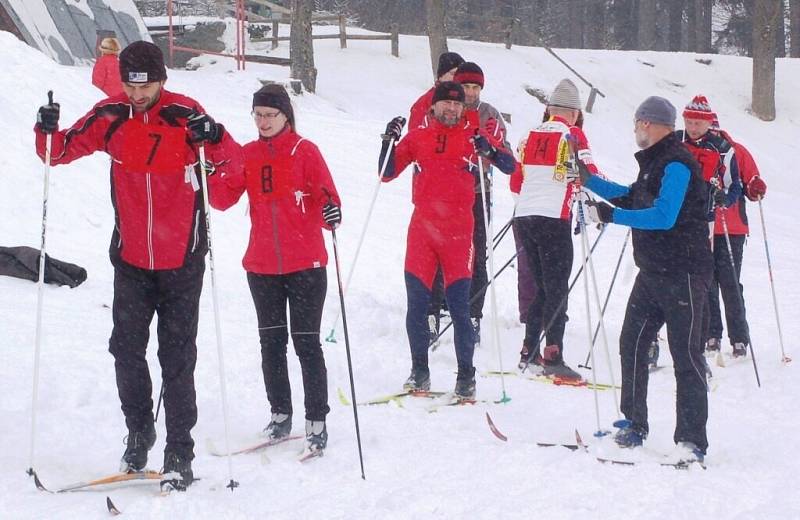 Ve Ski areálu Přimda se běžel lyžařský závod na 15 kilometrů klasickým způsobem.