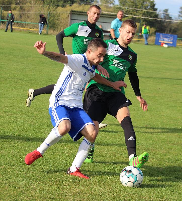 TIP LIGA (řádek č. 1): ZD Meclov (v zeleném) - Baník Stříbro (v bílém) 4:0.