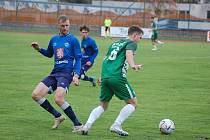 FORTUNA divize A, 13. kolo: FK Tachov (na snímku fotbalisté v modrých dresech) - Slavoj Český Krumlov 4:0 (3:0).