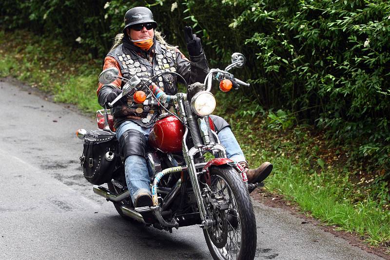 Více než 230 členů klubu Harley Davidson Praha se sjelo do kempu Butov na Hracholuské přehradě na pravidelné klubové akci Czech Rallye.