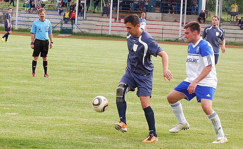 Dvaadvacáté kolo druhé třídy: Bor vs. Částkov