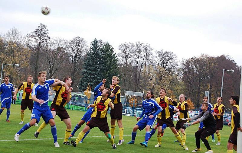 Fotbalová divize: Poslední zápas podzimu mezi FK Tachov a ZVVZ Milevsko skončil 1:0.