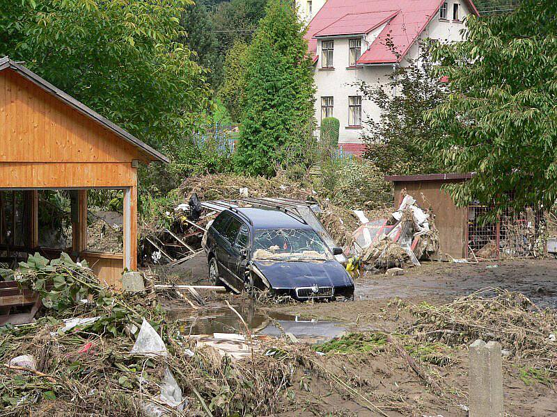 Záchranná stanice ve Studánce se vrátila z míst poničených povodní.