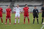 Důležité utkání České fotbalové ligy tachovští fotbalisté (v červeném) zvládli, v Domažlicích vyhráli 2:3.