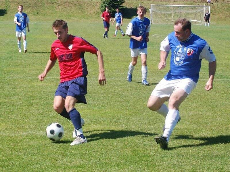 Fotbalisté Sp. Dlouhý Újezd prohrál po špatném výkonu se S. Postřekov 1:2 