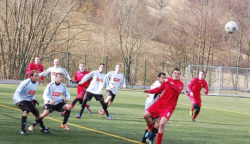 Souboj dvou divizních týmů, Tachova a Chebu skončil nerozhodně 2:2.