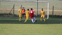 Jiskra Třemešné (v červeném) - Čechie Halže (ve žlutém) 3:1 (0:1).