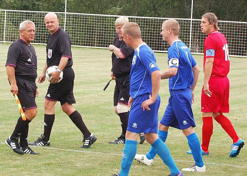 Fotbalová 1. B třída: Chodský Újezd - Chodová Planá 5:3.