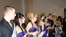 Maturitní ples třídy 6. A Gymnázia Tachov se konal v pátek ve společenském sále Mže v Tachově. 