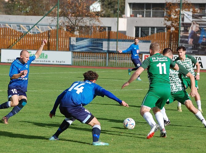 FORTUNA divize A, 13. kolo: FK Tachov (na snímku fotbalisté v modrých dresech) - Slavoj Český Krumlov 4:0 (3:0).