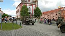 V pondělí dorazil na náměstí do Tachova a Boru konvoj vojenských historických vozidel z Military Car Clubu Plzeň