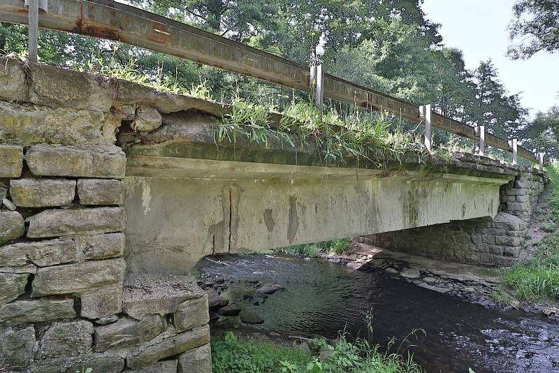 Oprava mostu u Zadního Chodova: uzavírka potrvá do konce roku