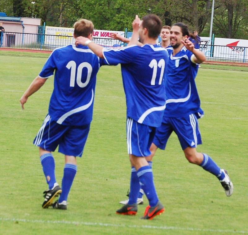 Ve 23. kole fotbalové divize vyhrál favorizovaný Tachov s předposlední Sušicí jen 3:2.