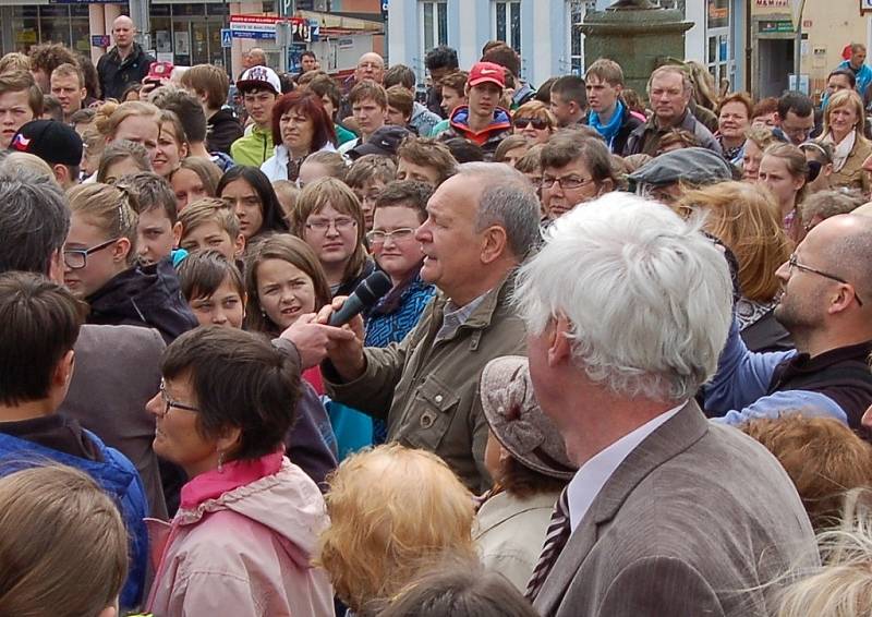 Prezident České repubilky během dvé oficiální návštěvy Plzeňského kraje zavítal také na Tachovsko.