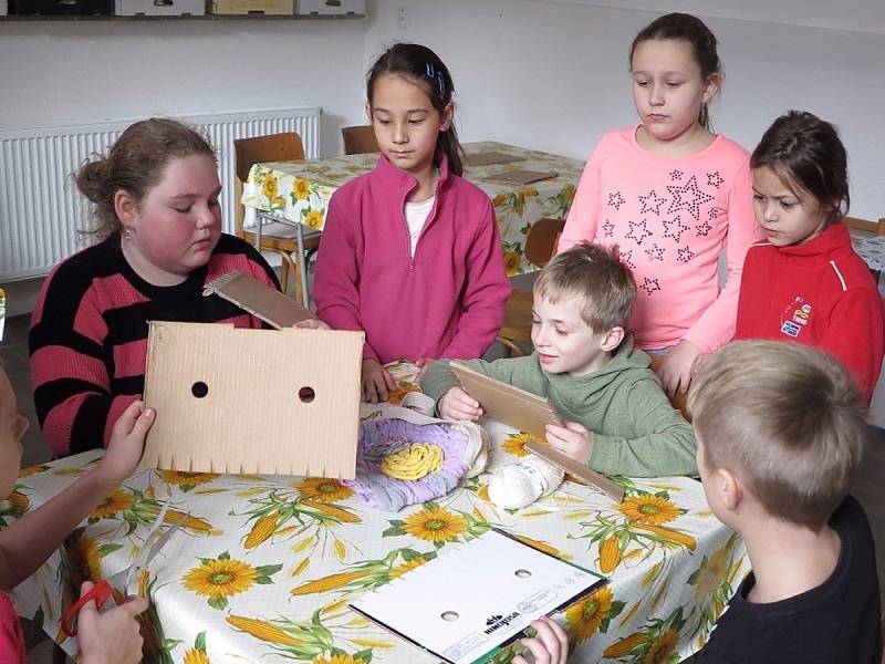 Děti spaly ve škole, pekly cukroví a tvořily ozdoby