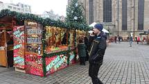 Poslední sobota před vánočními svátky. Adventní a farmářské trhy na plzeňském náměstí a odpoledne v nákupním centru Olympie.