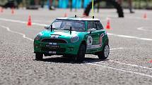 Závody  RC Mini Cooper. Setkání automobilových modelářů.