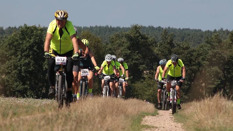 Z cyklistické soutěže v okolí Pirku.