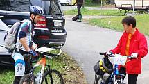 V Nové Vsi u Přimdy startoval Superior Bike Adventure, bodovací cyklistický závod dvojic.