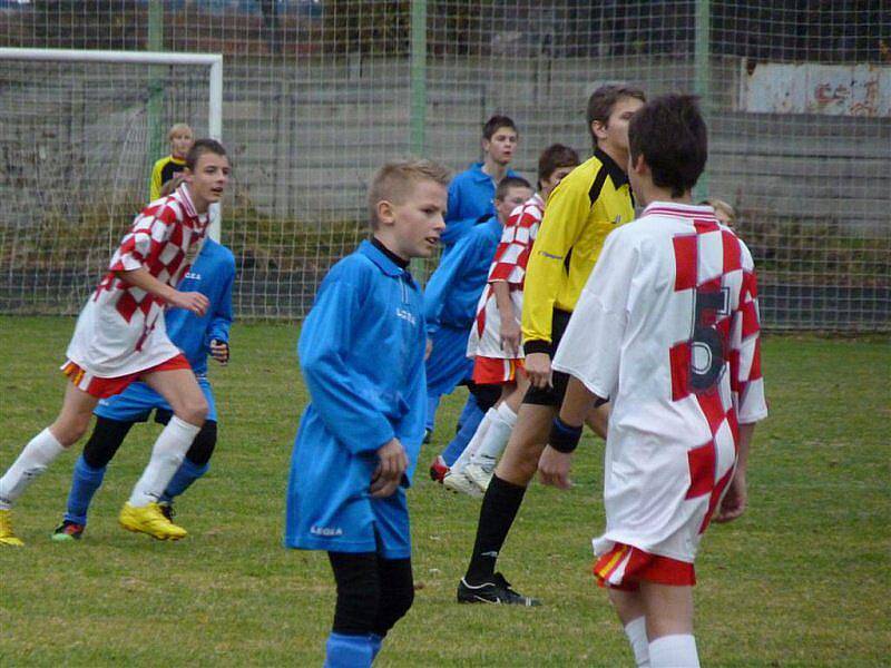 Starší a mladší žáci FK Tachov hráli na Smíchově, odkud přivezli tři body