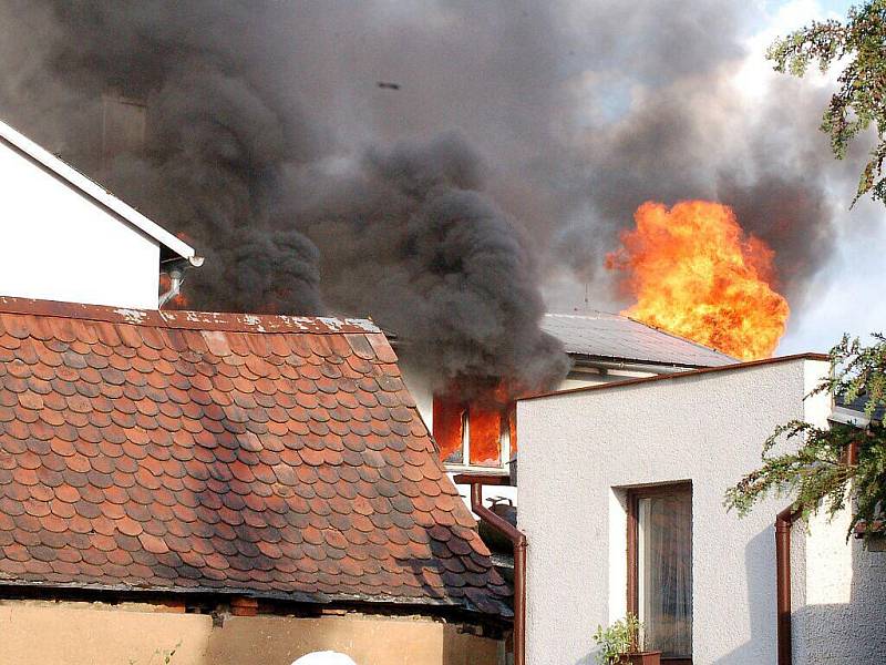 Požár rodinného domu v Chodové Plané