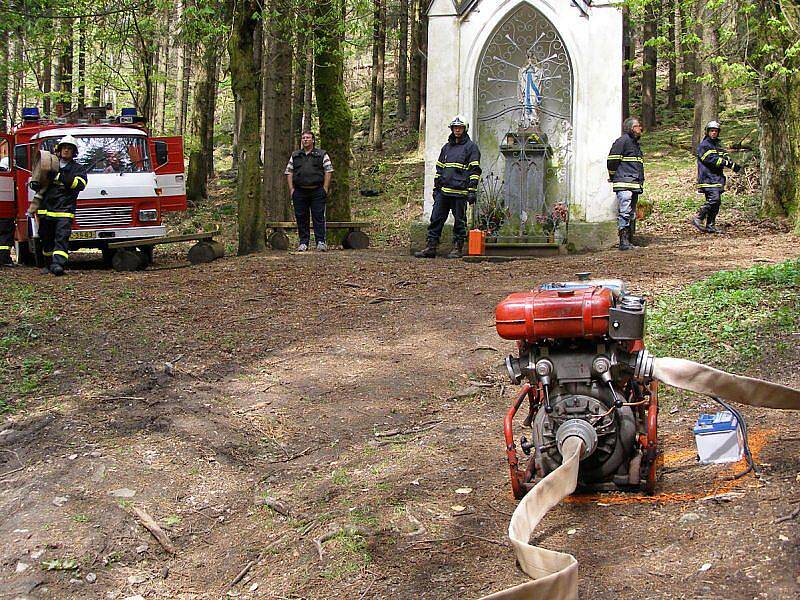 Deset hasičských jednotek se zapojilo do taktického cvičení Přimda 2010