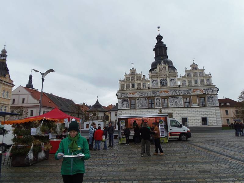 Na náměstí ve Stříbře se konaly stříbrné trhy