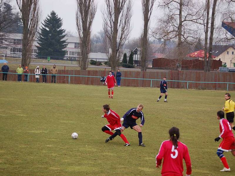 Mužstvo FK Tachov remizovalo v generálce na jarní část Přeboru Plzeňského kraje s divizním týmem J. Domažlice 2:2. 