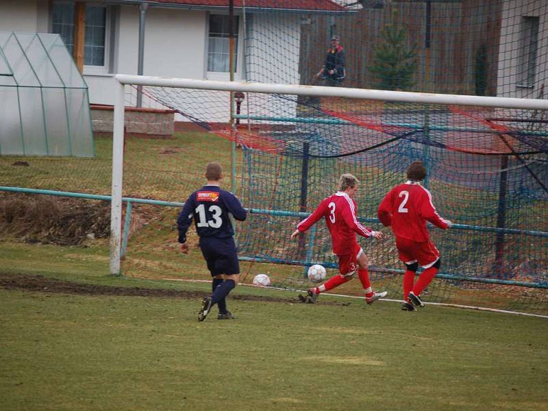 Mužstvo FK Tachov remizovalo v generálce na jarní část Přeboru Plzeňského kraje s divizním týmem J. Domažlice 2:2. 