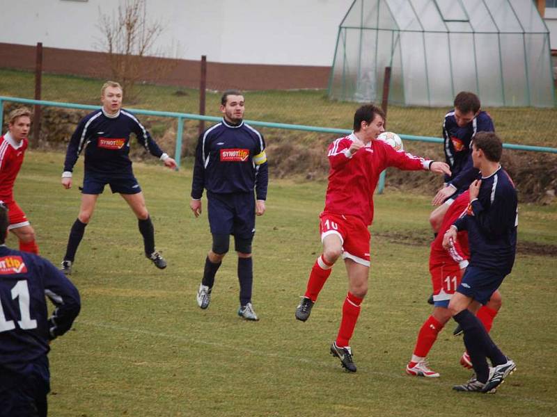 Mužstvo FK Tachov remizovalo v generálce na jarní část Přeboru Plzeňského kraje s divizním týmem J. Domažlice 2:2. 