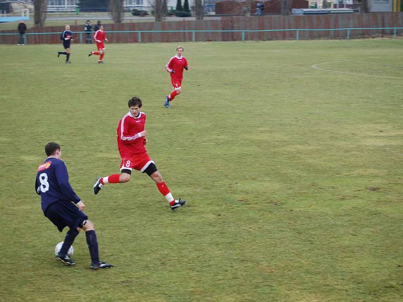 Mužstvo FK Tachov remizovalo v generálce na jarní část Přeboru Plzeňského kraje s divizním týmem J. Domažlice 2:2. 