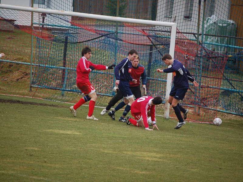 Mužstvo FK Tachov remizovalo v generálce na jarní část Přeboru Plzeňského kraje s divizním týmem J. Domažlice 2:2. 