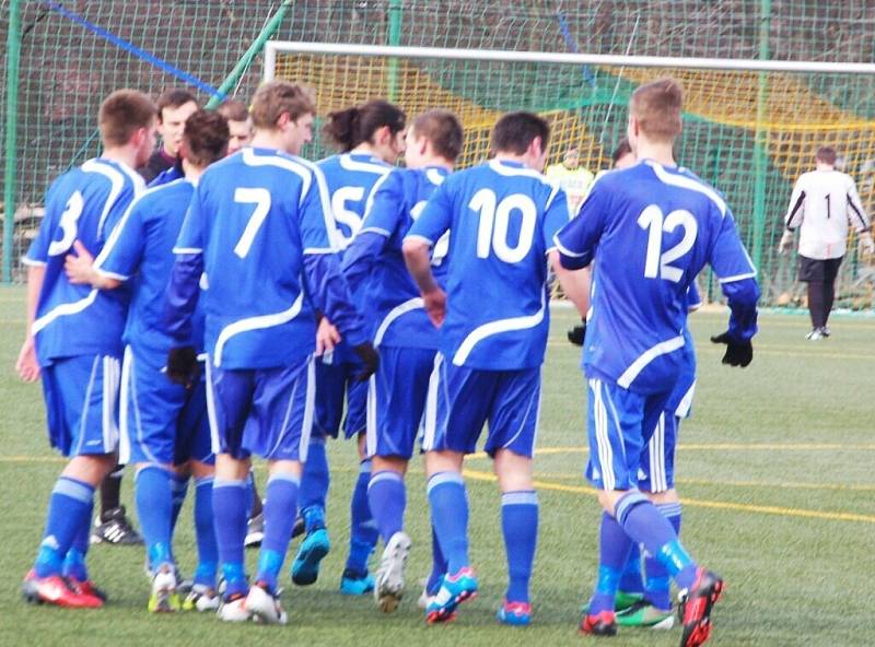 Fotbalisté divizního FK Tachov po dvou remízách porazili FC ZVVZ Milevsko 2:0.