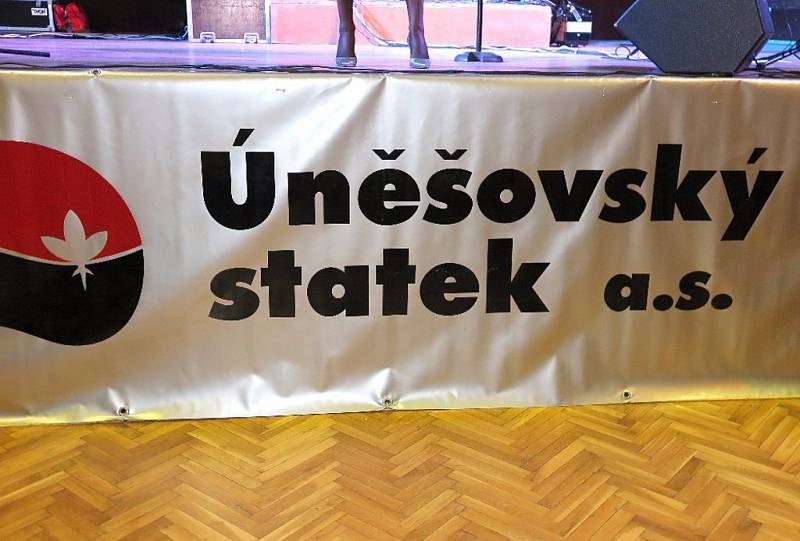 Už 31. ročník Reprezentačního plesu Úněšovského statku a.s. se v pátek 24. března konal ve stříbrském kulturním domě. 