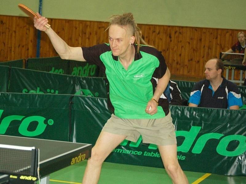 Stolní tenis – 3. liga: S. Bor Eissmann – TTC Kladno B 10:2;- S. Hudlice 10:0.