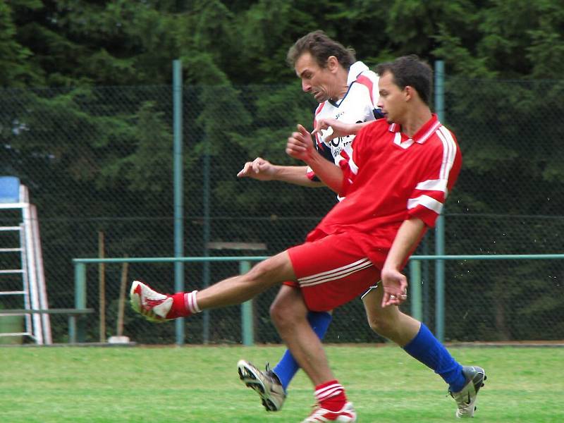 Přátelské, pohodové a sportovní 4. setkání měst a obcí Planá v Chodové Plané. 